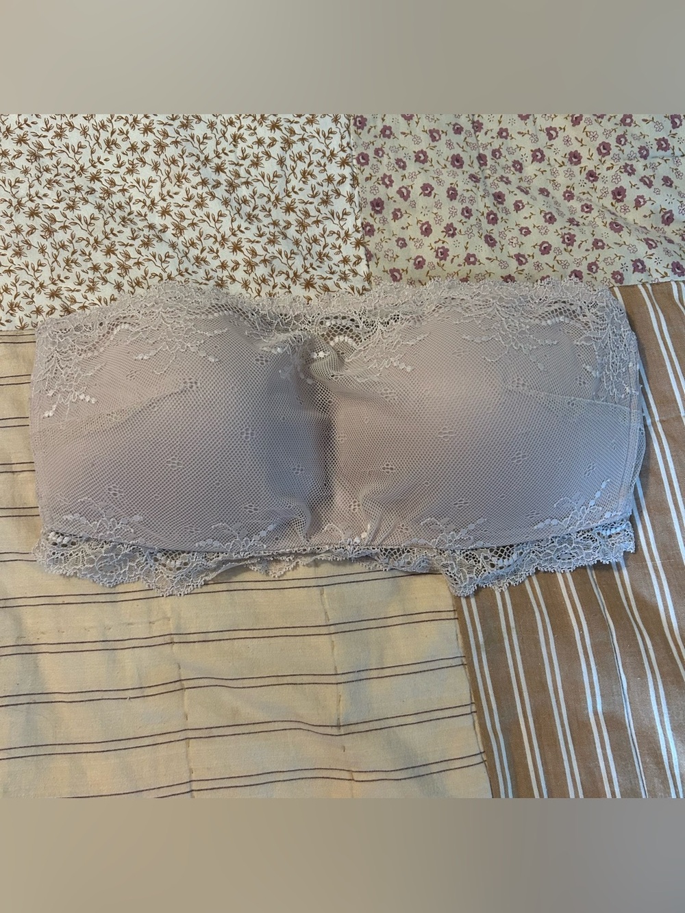 Women’s spanx cream undie-tectable better bandeau bra size medium with lace